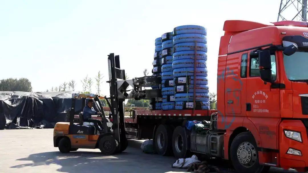 进行远洋轮胎运输 进行远洋轮胎运输