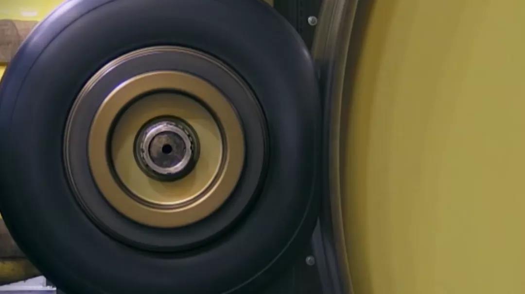 战斗机轮胎的高抗冲击强度 战斗机轮胎的高抗冲击强度