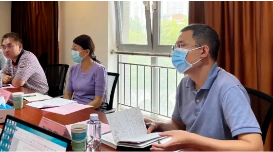 石化化工处在不到一个月的时间内连续收到中橡协两份报告,一直从职能角度进行研究,并与相关司局进行沟通,开展了有关工作。